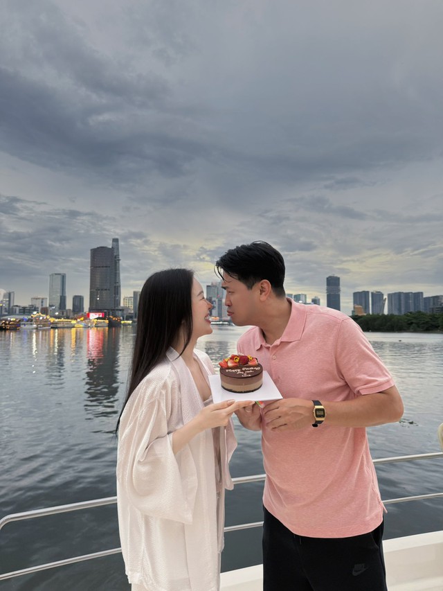 Đây mà là chồng Linh Rin sao?- Ảnh 6. Đây mà là chồng Linh Rin sao?- Ảnh 6.