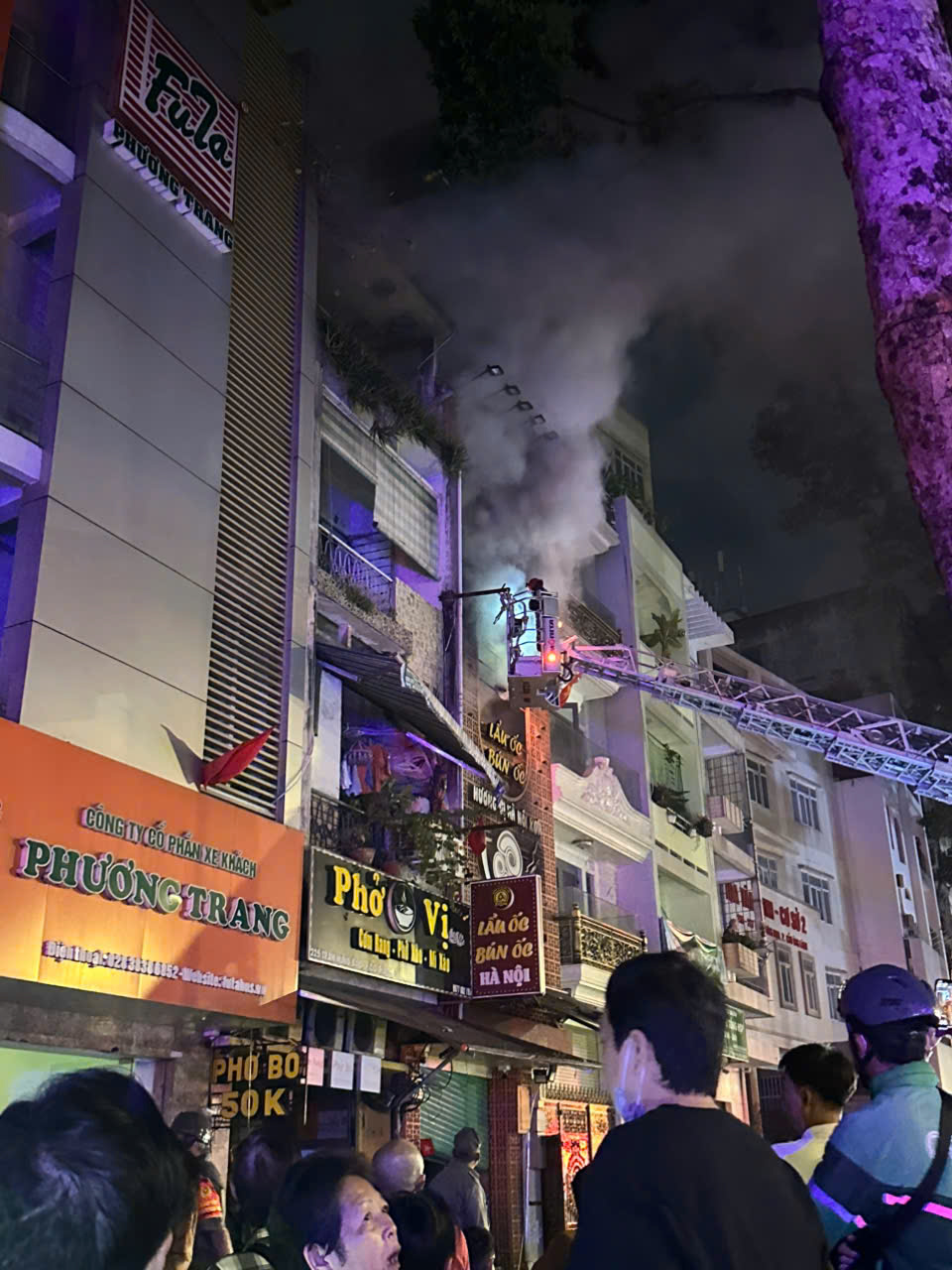 Cháy quán ăn ở TP.HCM lúc hơn 4h sáng, 4 người tử vong- Ảnh 2.