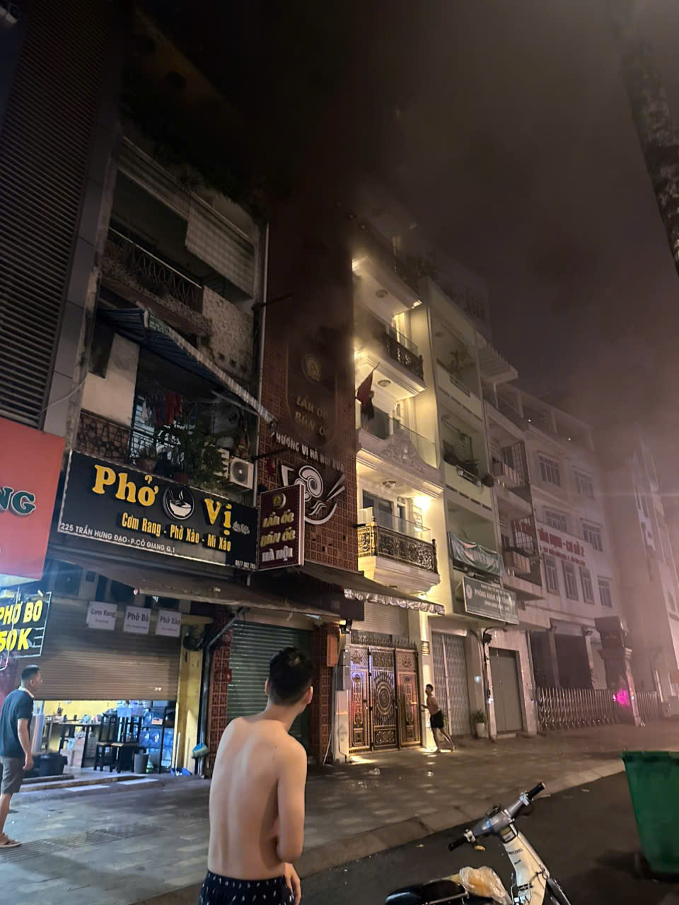 Cháy quán ăn ở TP.HCM lúc hơn 4h sáng, 4 người tử vong- Ảnh 3.