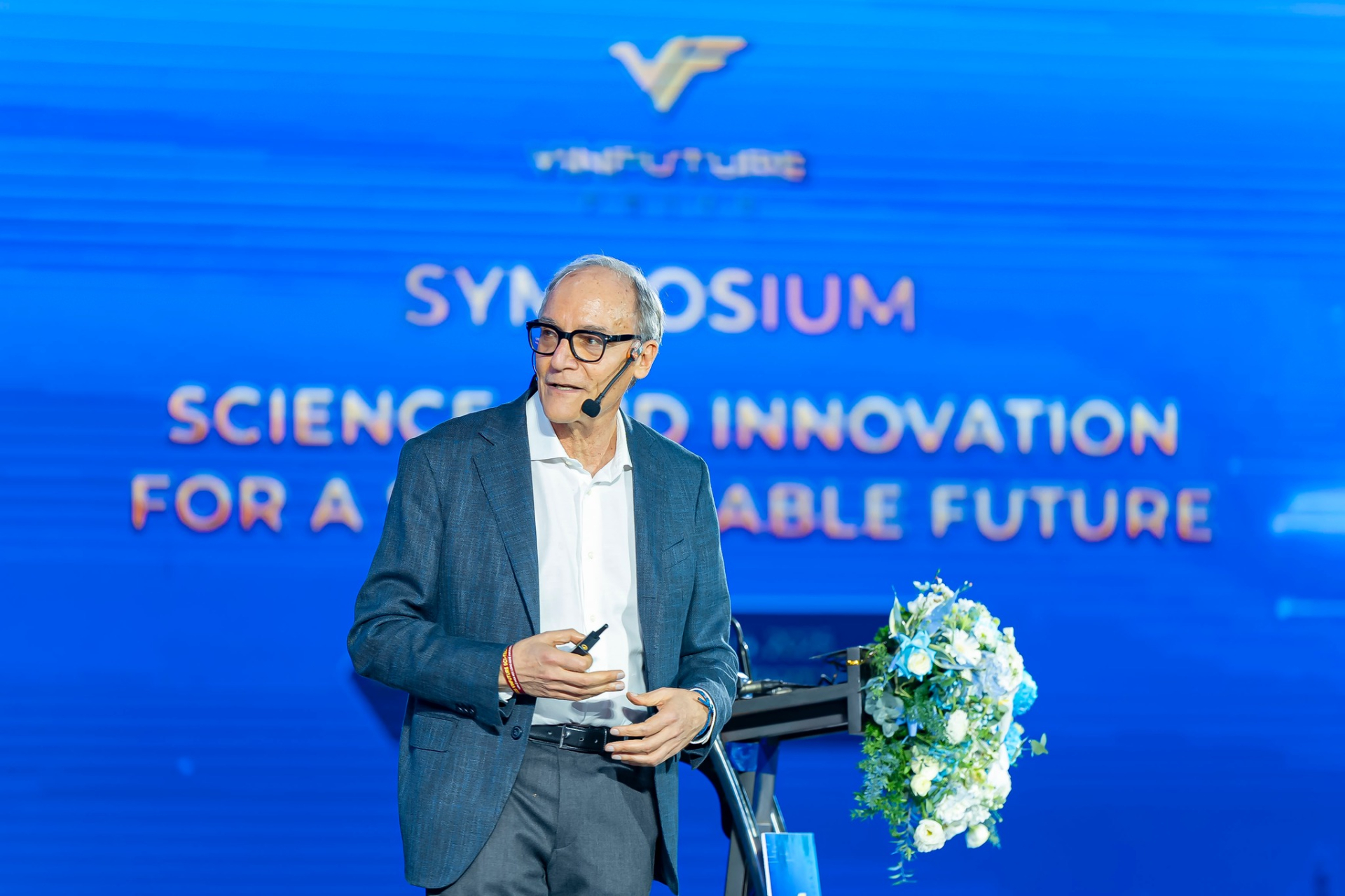 Tối nay, chủ nhân giải thưởng VinFuture với tổng trị giá 4,5 triệu đô la sẽ chính thức lộ diện!- Ảnh 3.