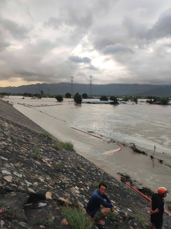 Nước lũ bắt đầu rút, nhiều nơi ở Lâm Đồng vẫn bị cô lập- Ảnh 2.