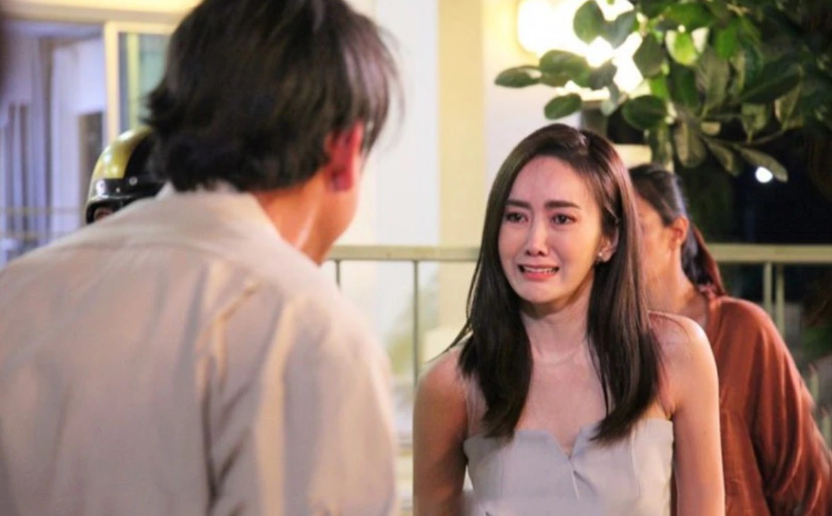 Chúng tôi tính cắt lương và thưởng Tết của giúp việc, nào ngờ bố chồng tuyên bố giao luôn thẻ ngân hàng cho chị ấy- Ảnh 1.