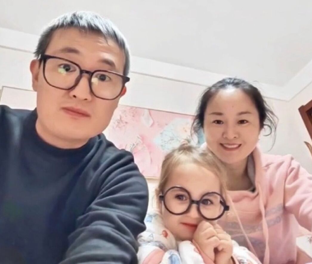 Độc lạ: Cặp vợ chồng châu Á sinh con lai Tây, cả nhà đi xét nghiệm ADN rồi ngã ngửa với kết quả hiếm có- Ảnh 1.