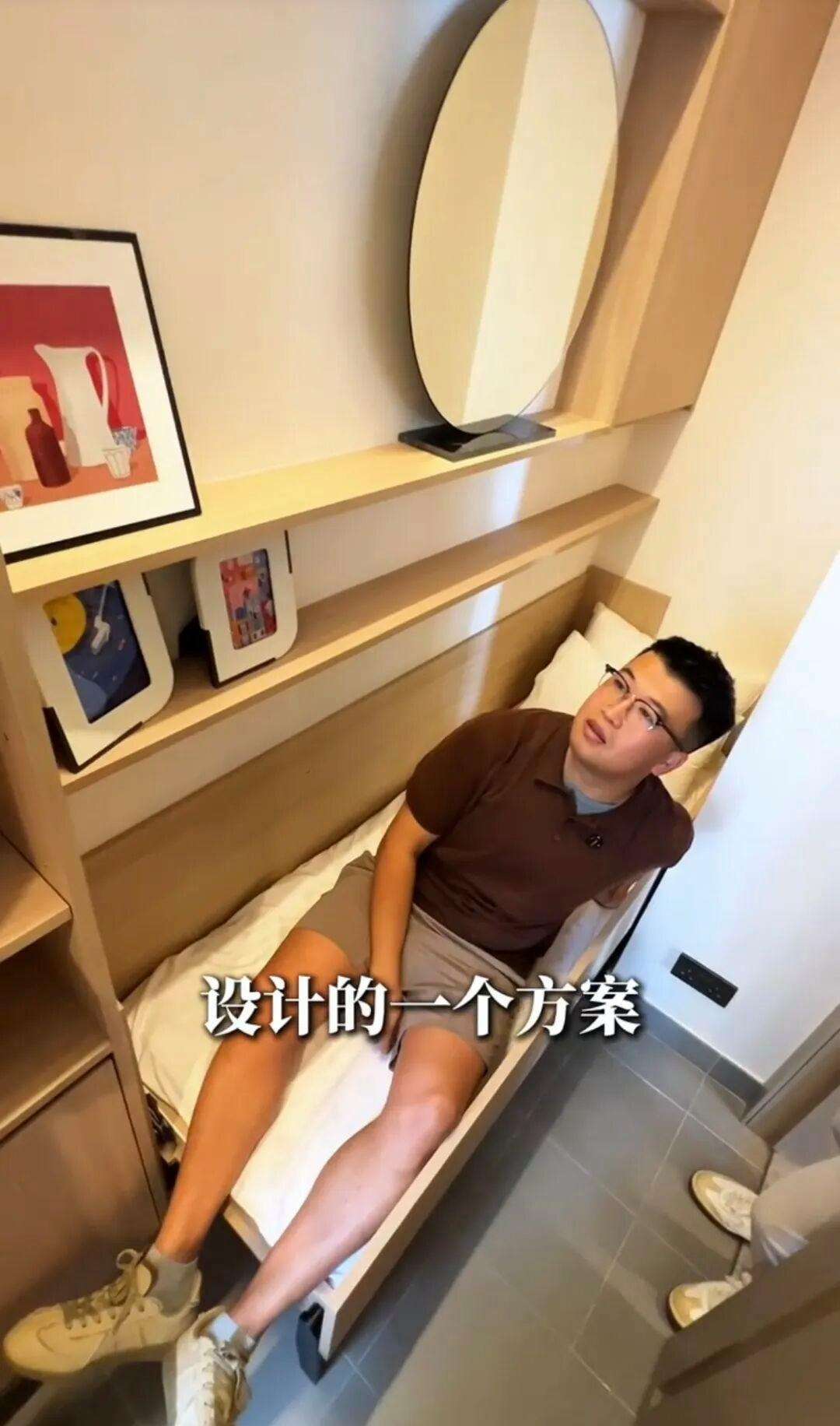 Căn hộ vỏn vẹn 3m² ở Hồng Kông có giá gần 2 tỷ, đi tắm phải ngồi lên bồn cầu- Ảnh 4.