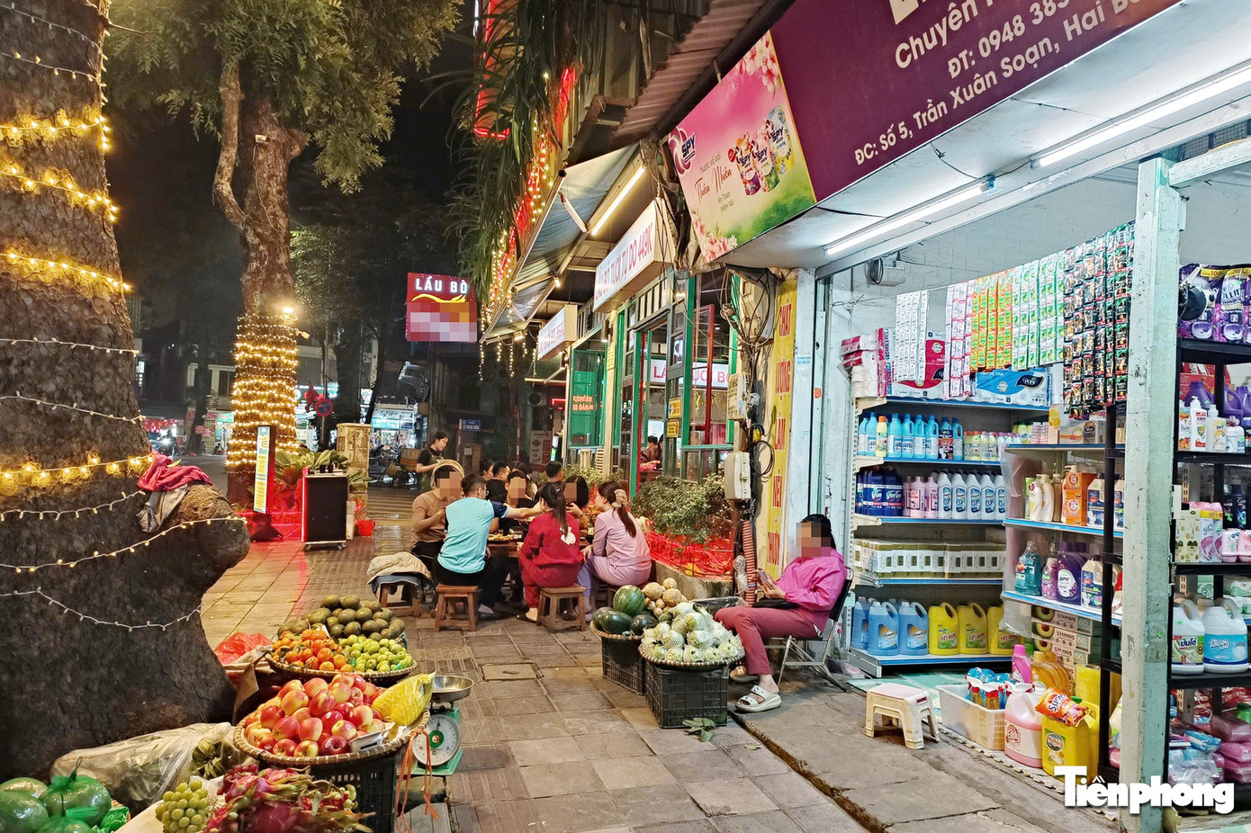 Vỉa hè Hà Nội: Ngày thông thoáng, đêm thành 'phố nhậu'- Ảnh 4.