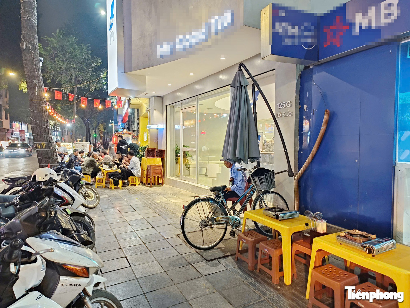 Vỉa hè Hà Nội: Ngày thông thoáng, đêm thành 'phố nhậu'- Ảnh 5.