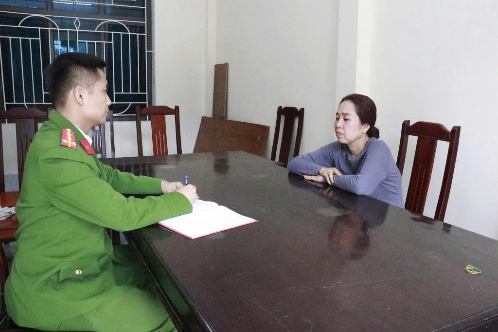 Đột kích sới bạc trong rừng, 14 đối tượng ‘có số má’ bị bắt giữ- Ảnh 2.