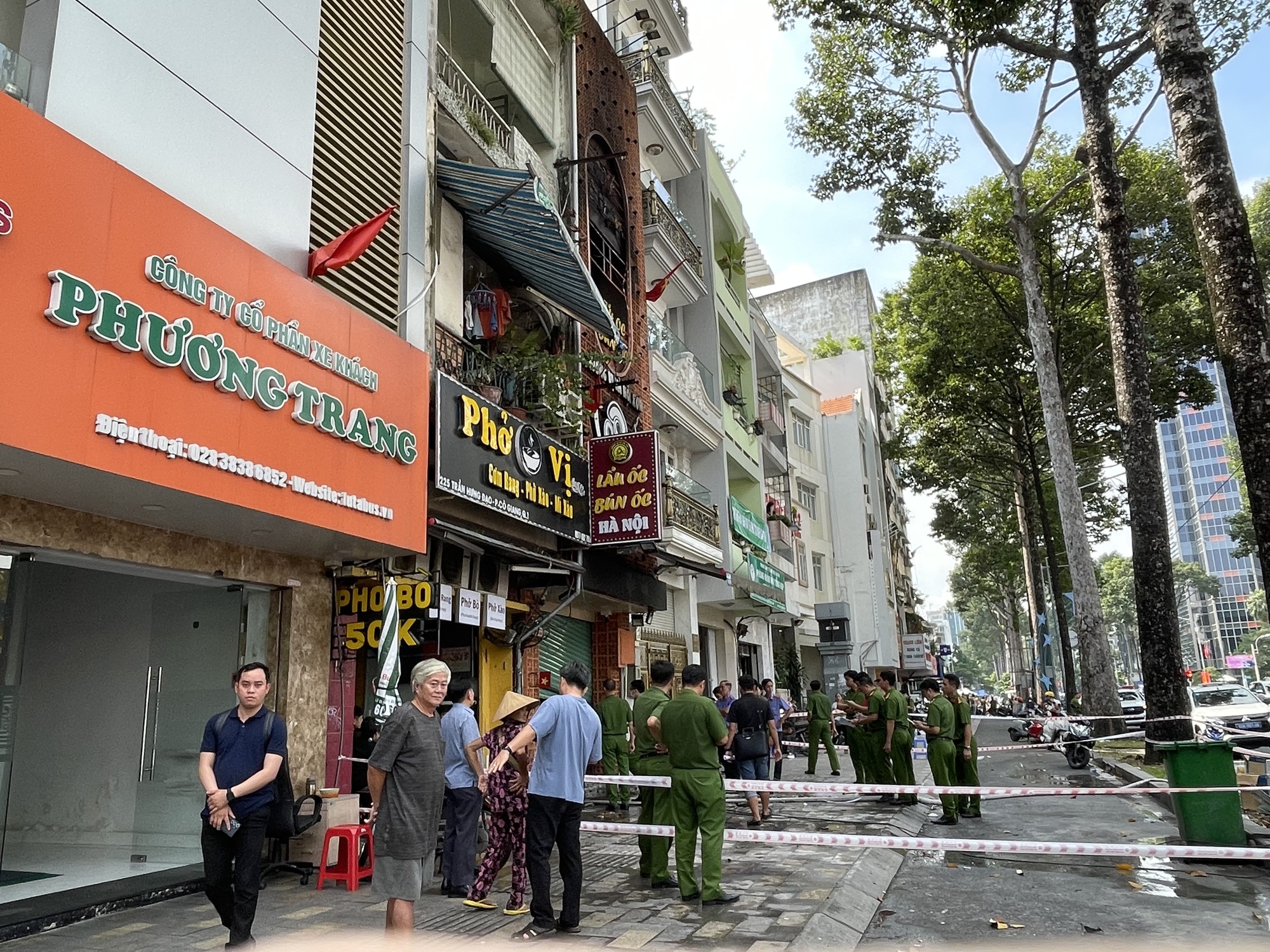 Vụ cháy 6 người thương vong sáng 5-12: Hai cô gái nhảy từ tầng cao thoát chết- Ảnh 4.