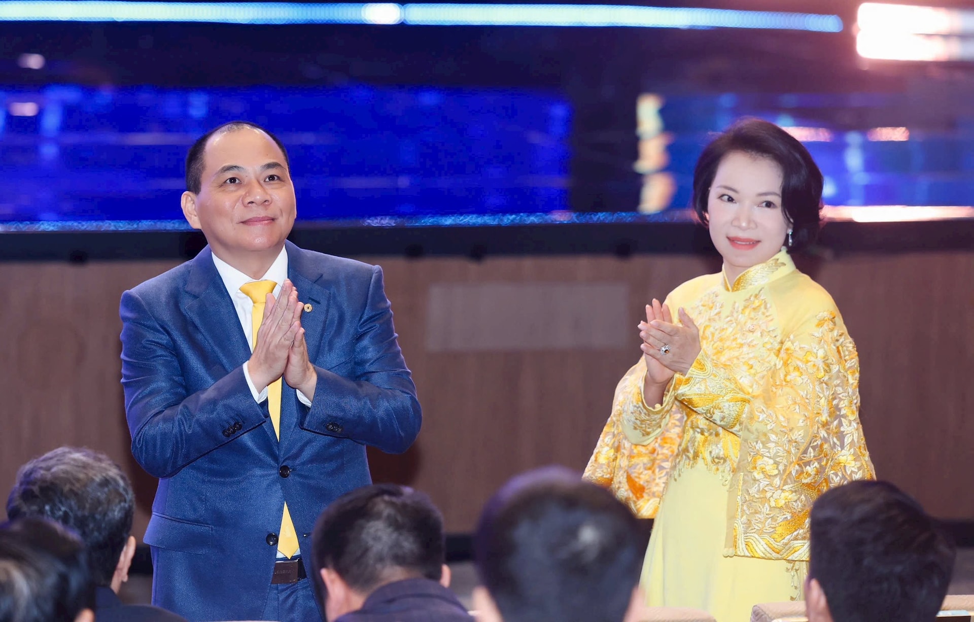 Khung hình 722.000 tỷ đồng tại giải thưởng VinFuture của tỷ phú Phạm Nhật Vượng- Ảnh 1.