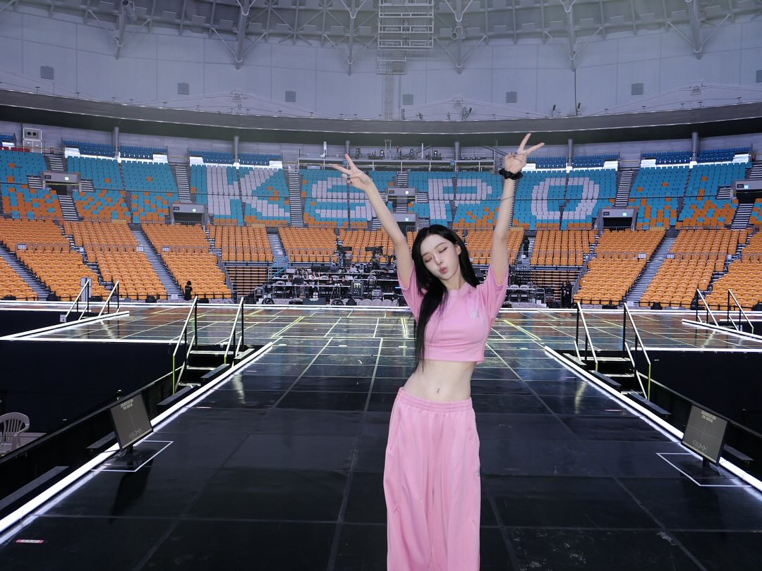 Bạn gái tin đồn của Jungkook được so ngang với Kim Ji Won- Ảnh 16.