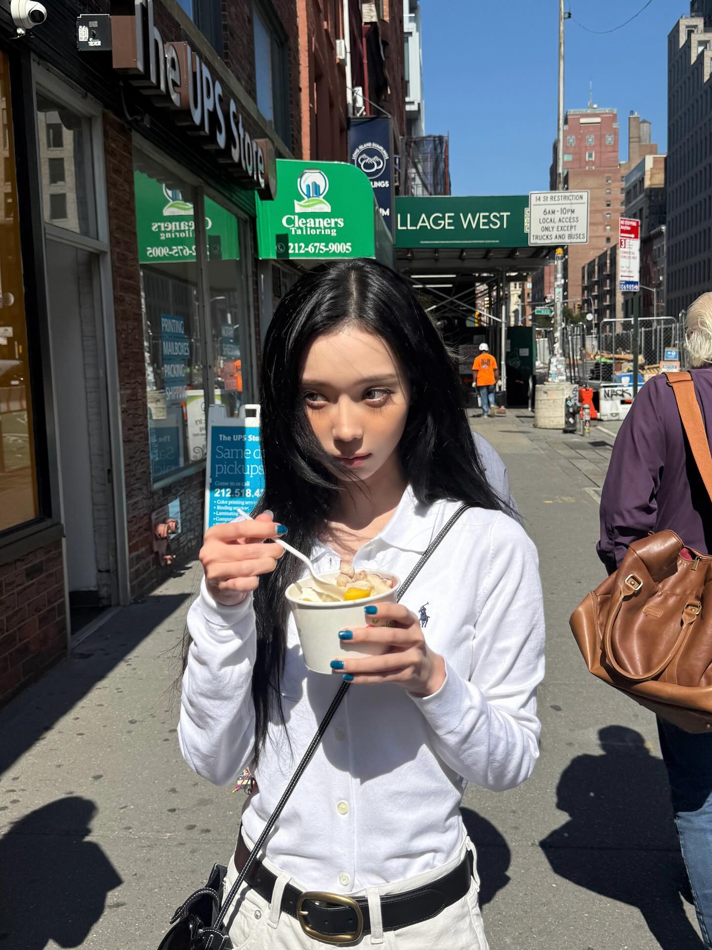 Bạn gái tin đồn của Jungkook được so ngang với Kim Ji Won- Ảnh 24.