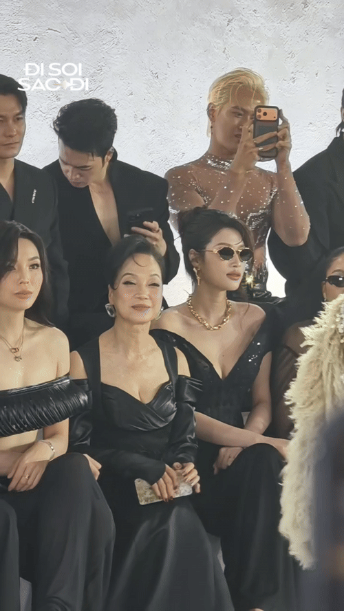 Hot nhất hôm nay: Kỳ Duyên nhìn Minh Triệu đắm đuối, Thiên Ân đeo kính đen không cảm xúc- Ảnh 2.