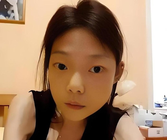 Người mẫu H. Người mẫu H.