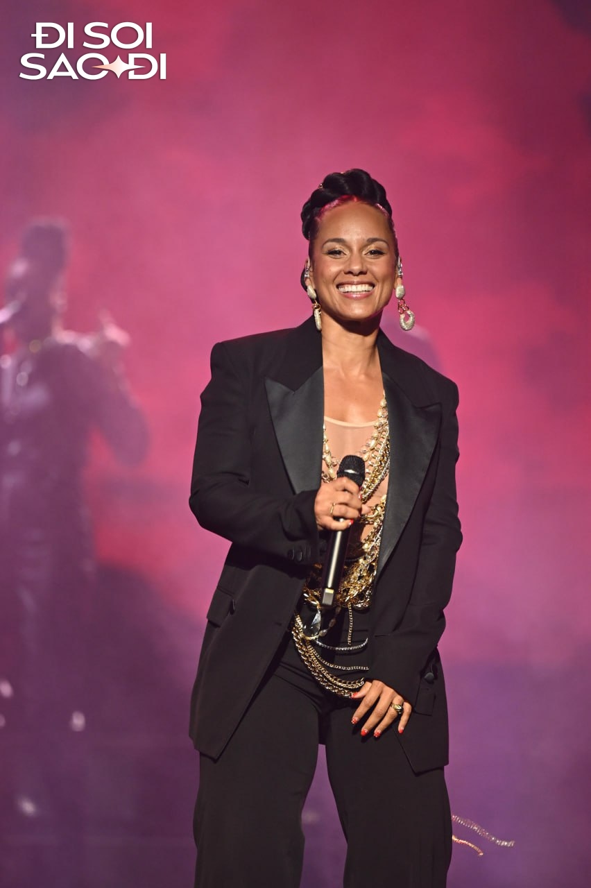 Phỏng vấn nóng siêu sao Alicia Keys: Việt Nam quá thú vị để trải nghiệm!- Ảnh 3.