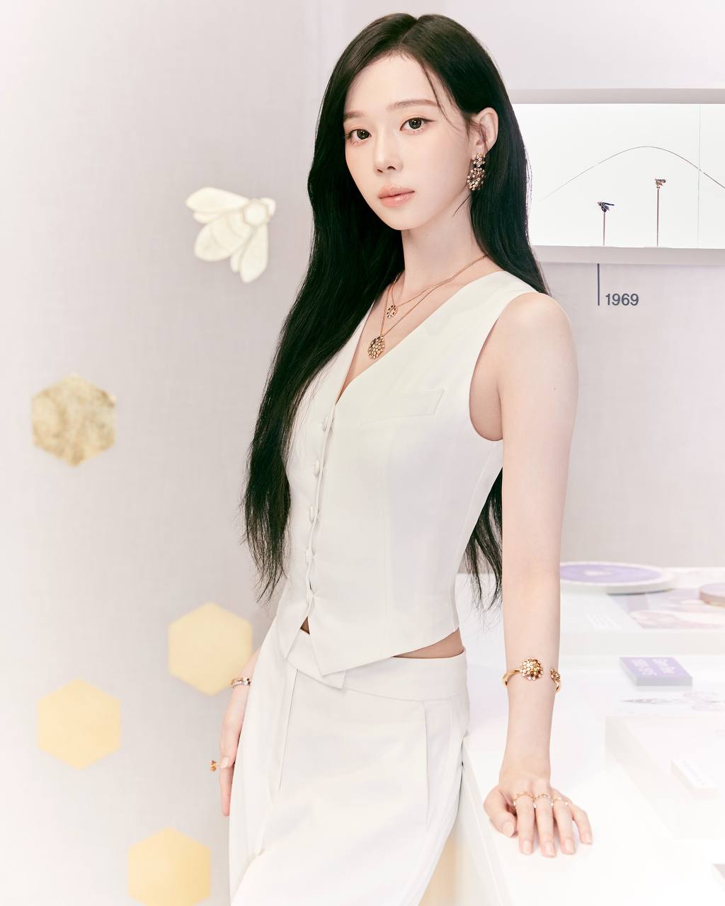 Bạn gái tin đồn của Jungkook được so ngang với Kim Ji Won- Ảnh 4.