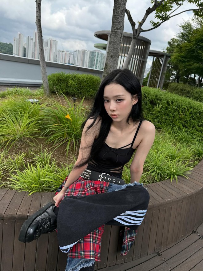 Mỹ nhân nghi hẹn hò Jungkook (BTS): Visual như tuyệt tác AI, nhìn đến mặt mộc càng sửng sốt tột độ- Ảnh 12.