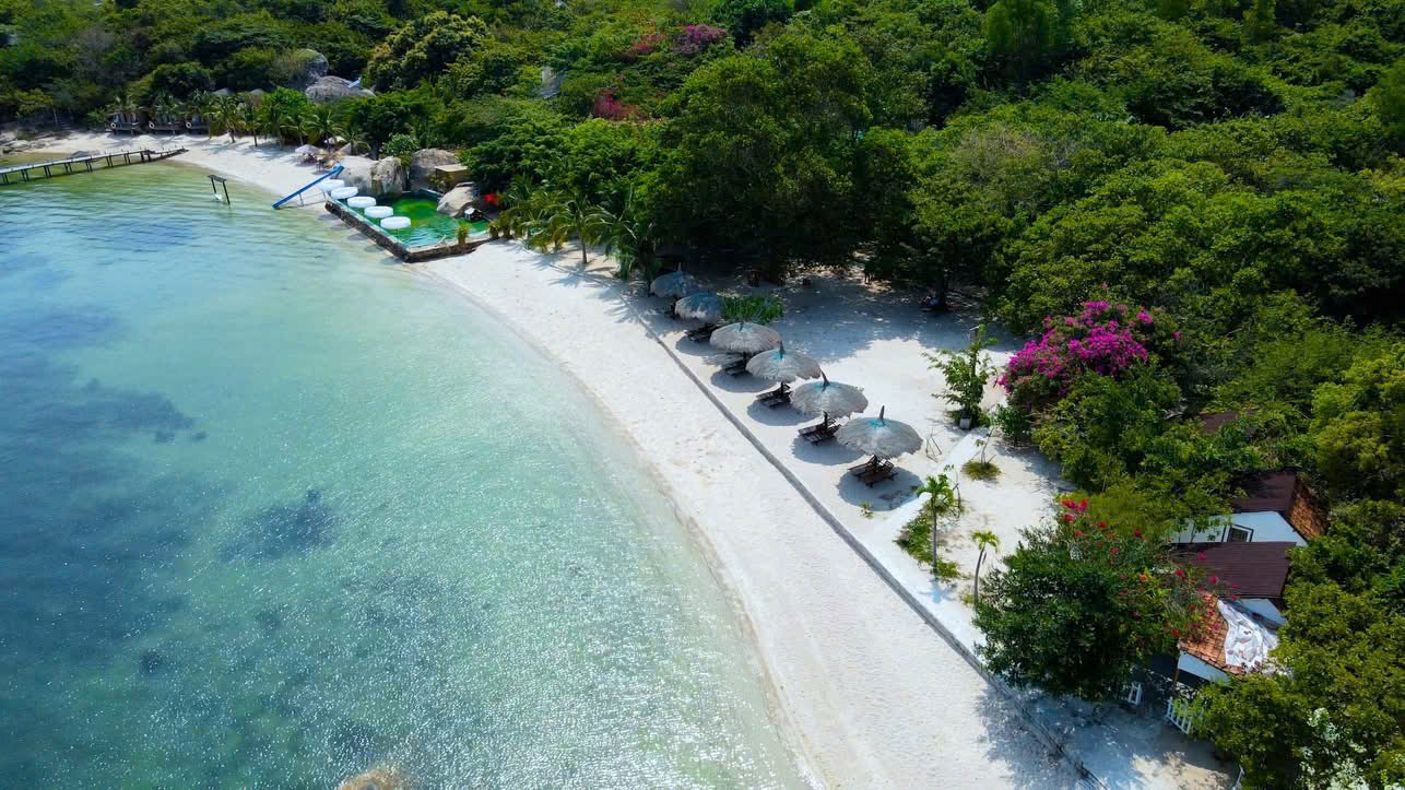 Vượt thách thức thiên tai, du lịch Khánh Hòa tăng tốc trở lại- Ảnh 4.