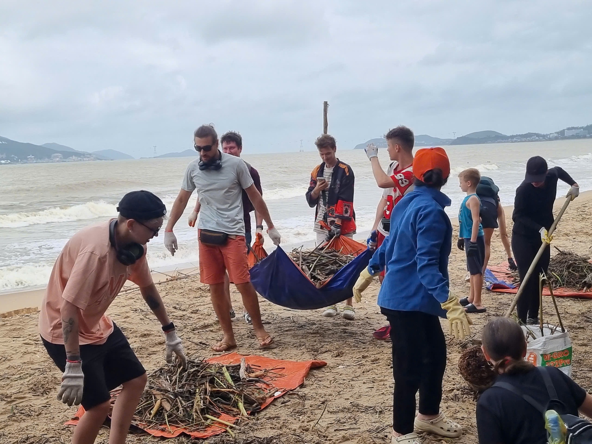 Vượt thách thức thiên tai, du lịch Khánh Hòa tăng tốc trở lại- Ảnh 3.