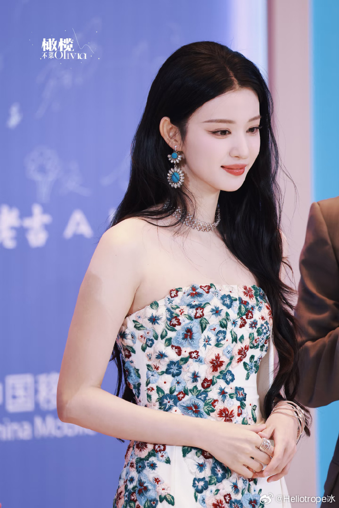 Thảm đỏ hot nhất Cbiz: Thảm đỏ hot nhất Cbiz: