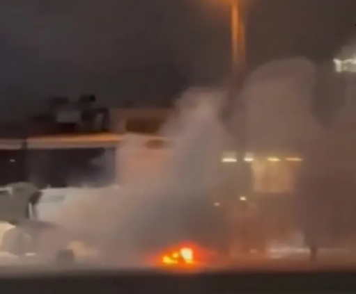 Cháy đường băng sân bay ở Brazil, gần 200 hành khách phải sơ tán- Ảnh 2. Cháy đường băng sân bay ở Brazil, gần 200 hành khách phải sơ tán- Ảnh 2.