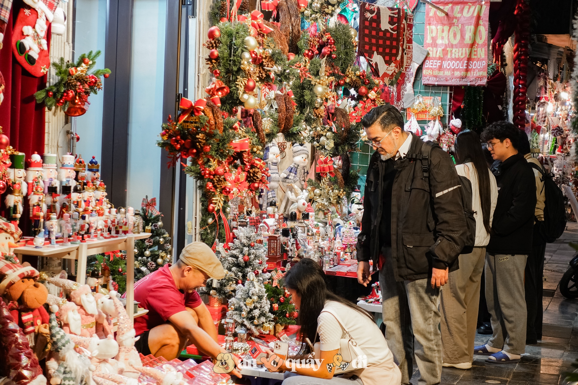 Khung cảnh rực sáng tại Hàng Mã đã trở lại- Ảnh 12.