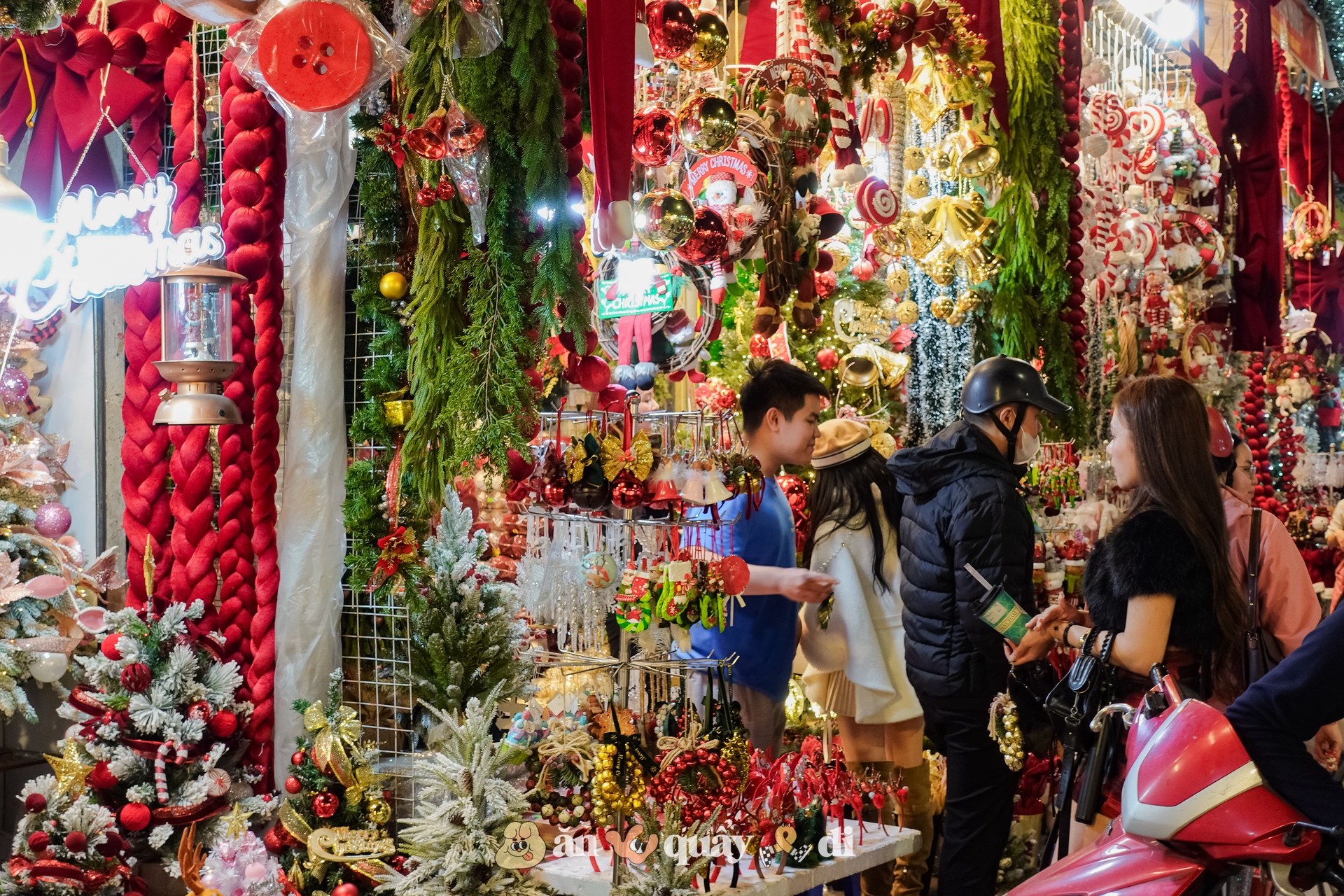 Khung cảnh rực sáng tại Hàng Mã đã trở lại- Ảnh 14.