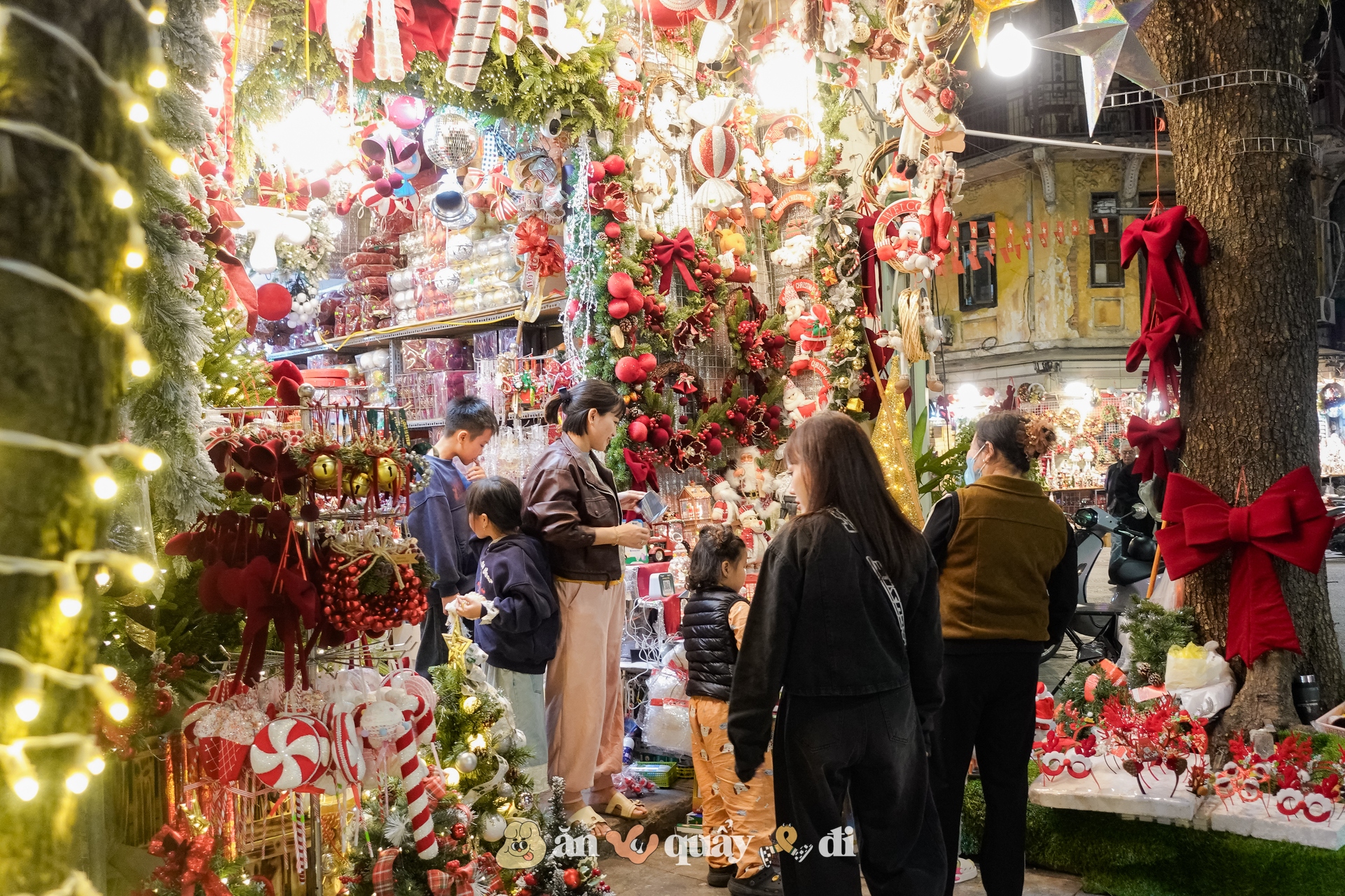 Khung cảnh rực sáng tại Hàng Mã đã trở lại- Ảnh 15.