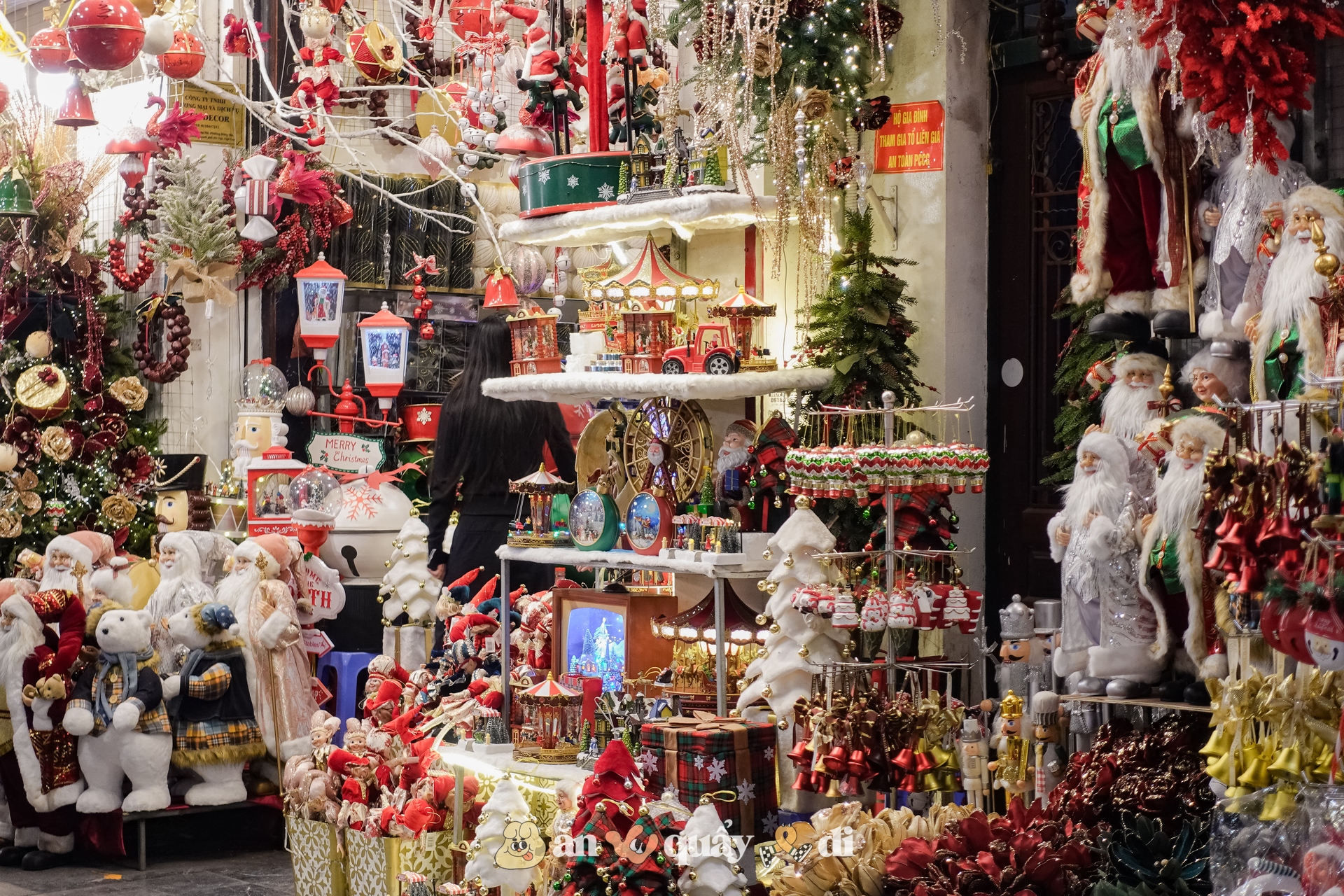 Khung cảnh rực sáng tại Hàng Mã đã trở lại- Ảnh 18.