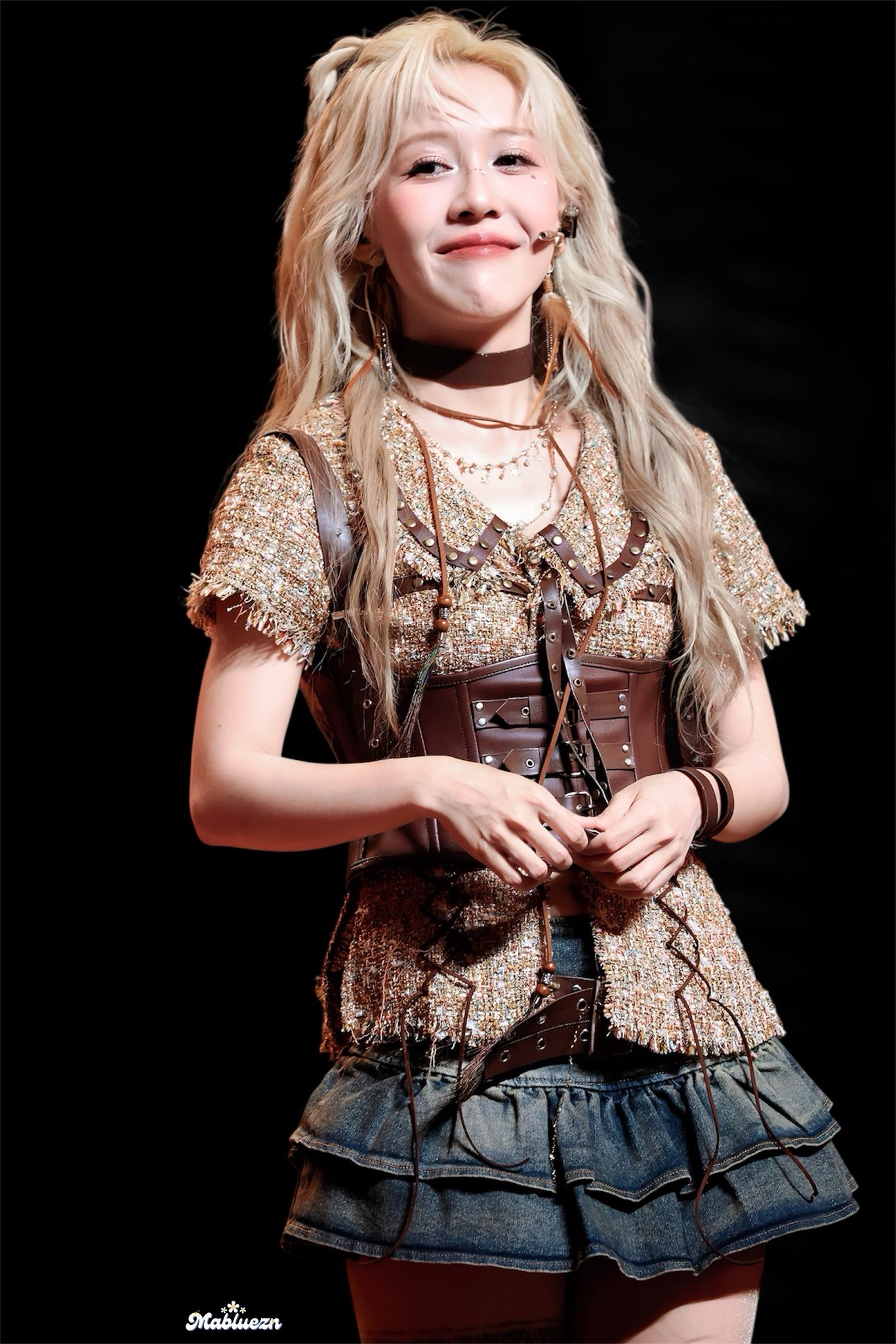 Nữ ca sĩ có 3 đời gia đình làm quân nhân: 8 triệu fan 3,6 tỷ lượt xem, tuổi 30 lột xác thành mỹ nhân- Ảnh 8.