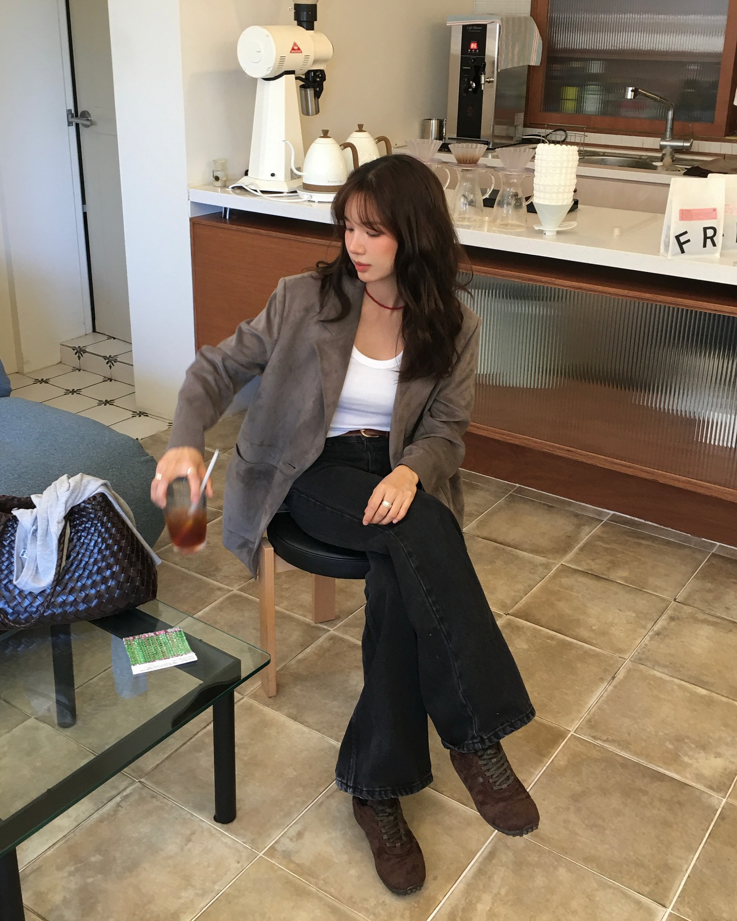 Dọn tủ đồ cuối năm chỉ cần giữ lại đúng 3 đôi giày bệt giúp cả outfit thêm sang trọng- Ảnh 7.