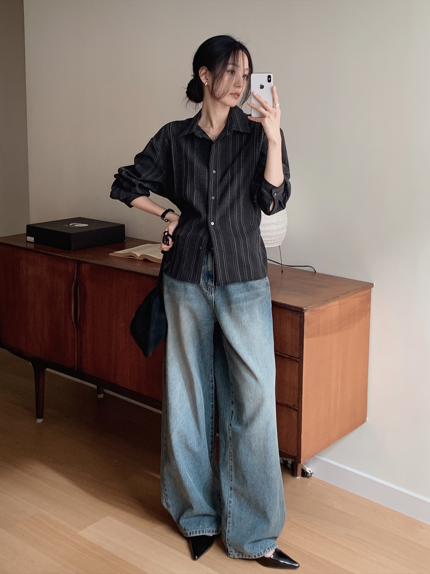 Dọn tủ đồ cuối năm chỉ cần giữ lại đúng 3 đôi giày bệt giúp cả outfit thêm sang trọng- Ảnh 5.