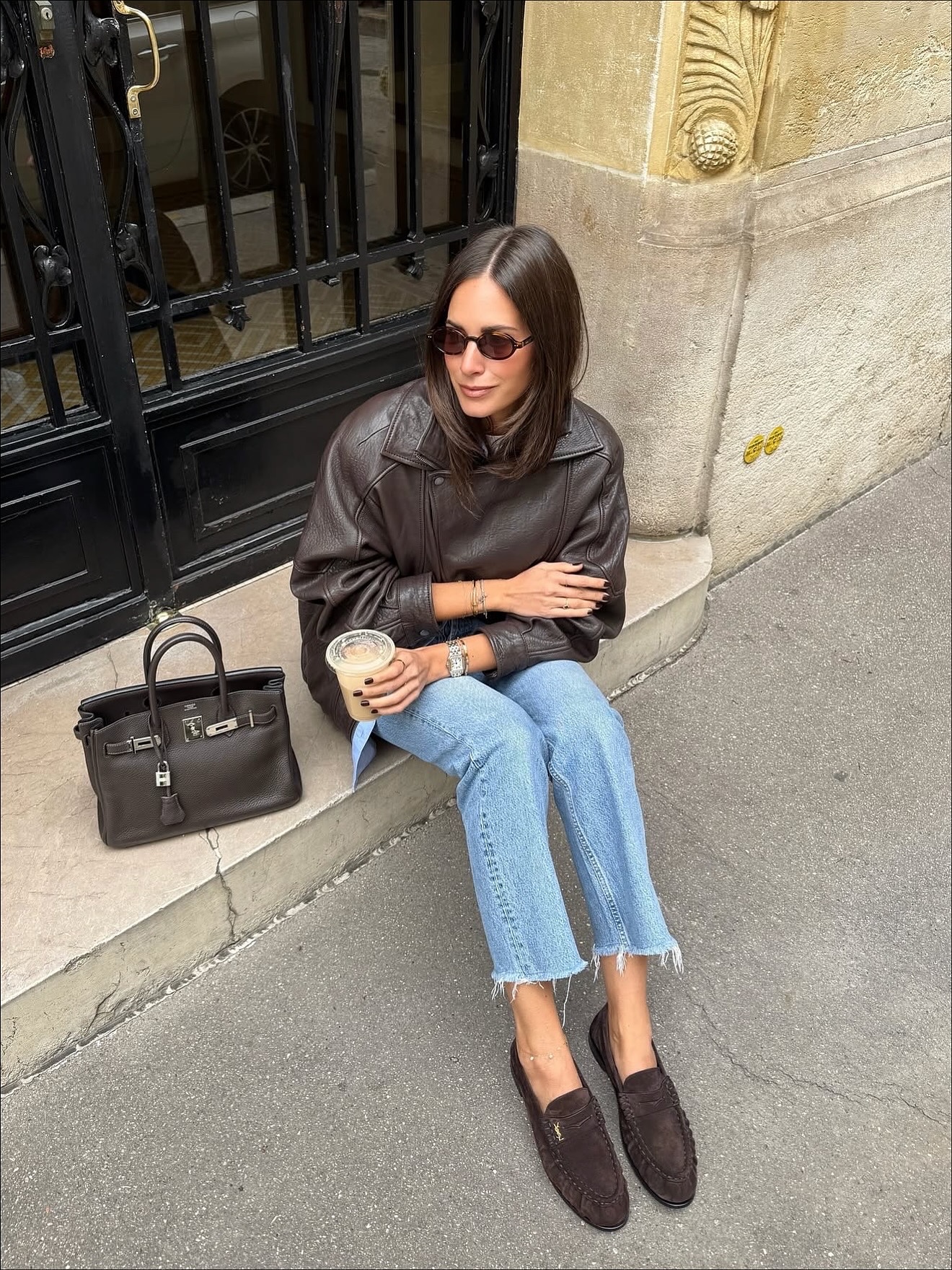 5 mẫu giày được phụ nữ Pháp mix cùng quần jeans: Sành điệu và sang tới độ hoàn hảo- Ảnh 10. 5 mẫu giày được phụ nữ Pháp mix cùng quần jeans: Sành điệu và sang tới độ hoàn hảo- Ảnh 10.