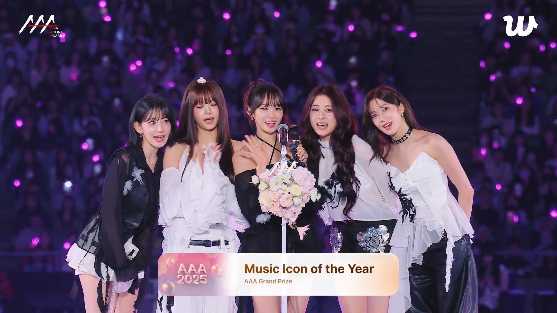 Thảm đỏ hot nhất hôm nay bị chê xập xệ giống show hội chợ, nghệ sĩ được đưa đón như… đi sở thú?- Ảnh 4.