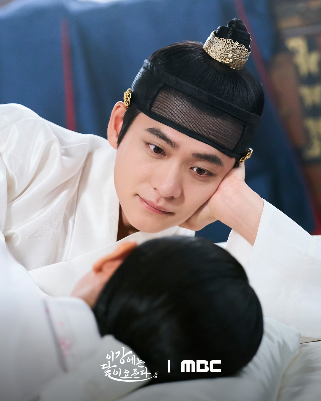 Phim cổ trang có cảnh nóng cháy nhất 2025 đây rồi, ngắm visual nam nữ chính mà thức đến sáng- Ảnh 6.