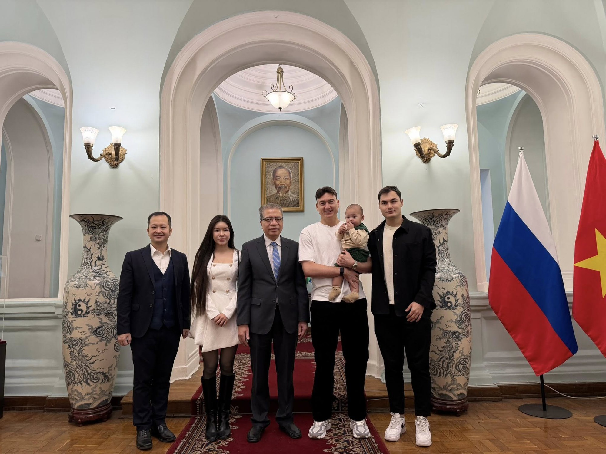 Quý tử nhà thủ môn Lâm Tây - Yến Xuân chiếm spotlight, sinh ra từ vạch đích, visual lại đáng yêu quá đỗi- Ảnh 2.