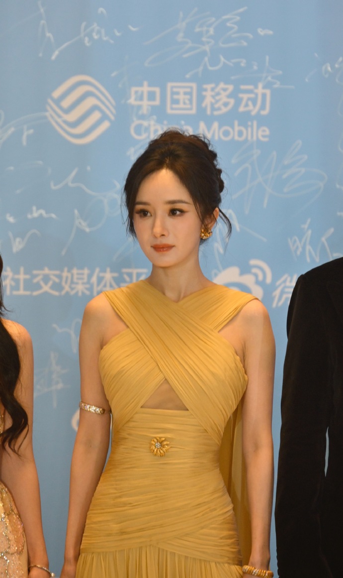 Thảm đỏ hot nhất Cbiz: Thảm đỏ hot nhất Cbiz: