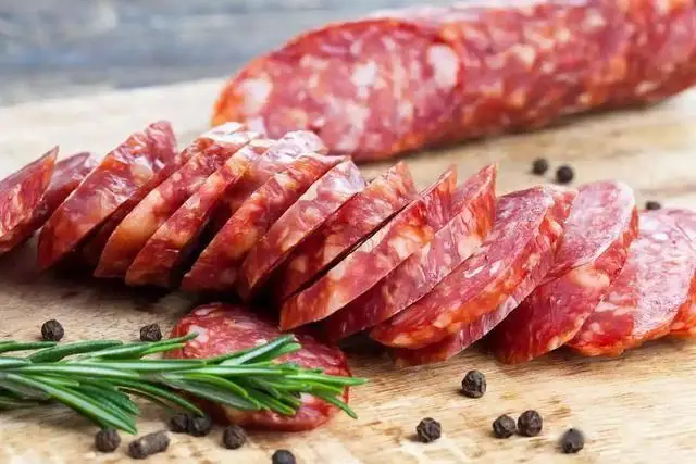 Huyết áp cao? Hãy tránh ngay 2 loại thịt này và tận dụng 3 loại còn lại để bảo vệ tim mạch- Ảnh 2. Huyết áp cao? Hãy tránh ngay 2 loại thịt này và tận dụng 3 loại còn lại để bảo vệ tim mạch- Ảnh 2.