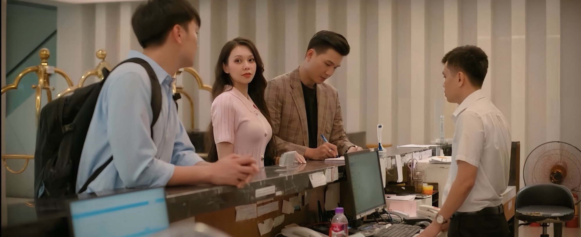 Clip Huỳnh Anh nắm tay một cô gái leo thẳng lên "hot search": Dân mạng đồng loạt nói ra 1 từ- Ảnh 3.