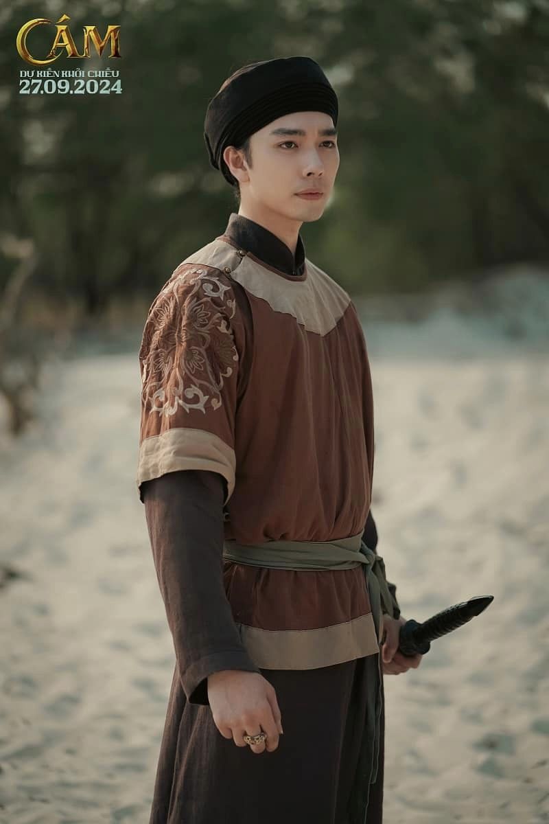 5 mỹ nam cổ trang đẹp nhất Việt Nam: Quốc Anh xếp sau ISAAC, hạng 1 chiếm hết sự hoàn hảo trên đời- Ảnh 10. 5 mỹ nam cổ trang đẹp nhất Việt Nam: Quốc Anh xếp sau ISAAC, hạng 1 chiếm hết sự hoàn hảo trên đời- Ảnh 10.