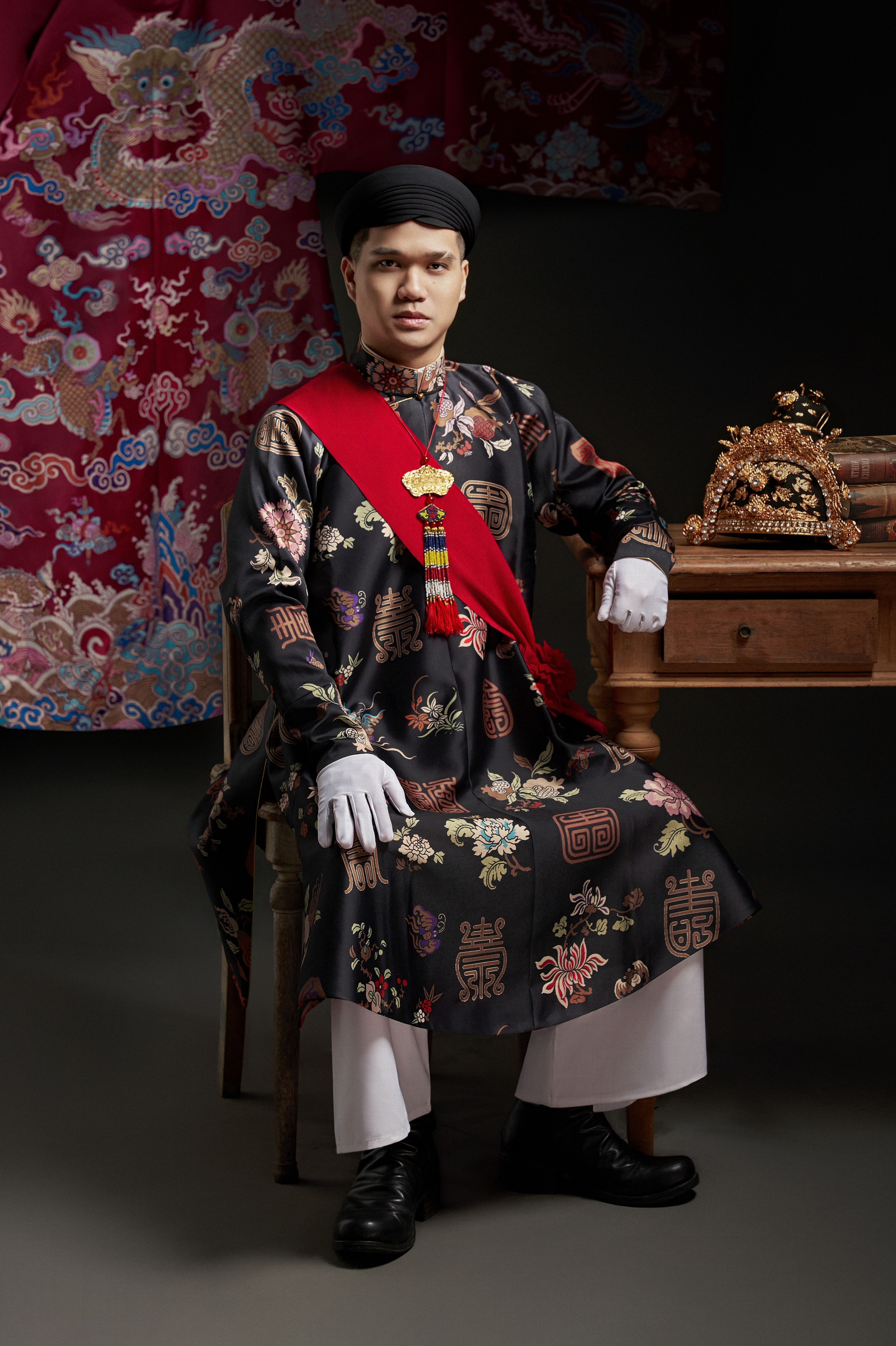 Cái bắt tay vì văn hóa việt từ sự kiện diễu hành cổ phục "Bách hoa hỷ sự"- Ảnh 3. Cái bắt tay vì văn hóa việt từ sự kiện diễu hành cổ phục "Bách hoa hỷ sự"- Ảnh 3.