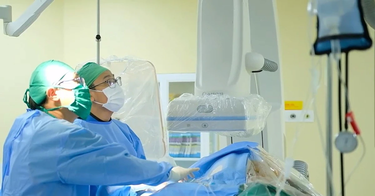 Cụ bà bị nhồi máu cơ tim cấp sau khi tiêm tại nhà