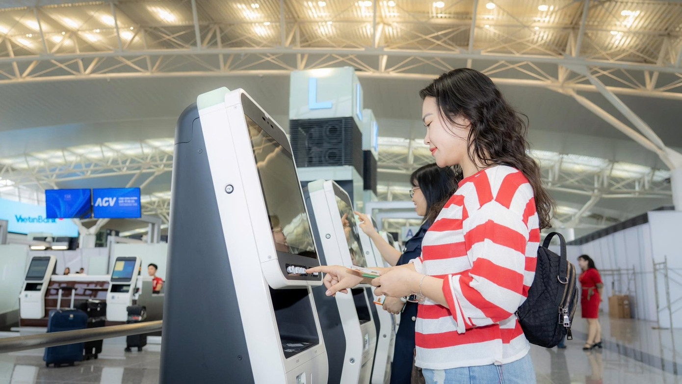 Hệ thống soi chiếu thông minh, kiểm tra an ninh chỉ vài giây ở sân bay Nội Bài- Ảnh 7.