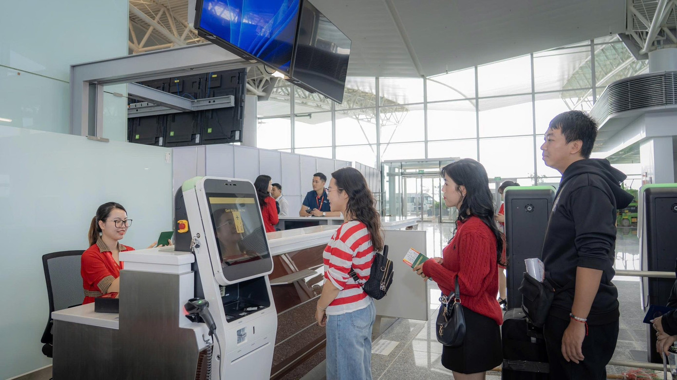 Hệ thống soi chiếu thông minh, kiểm tra an ninh chỉ vài giây ở sân bay Nội Bài- Ảnh 2.