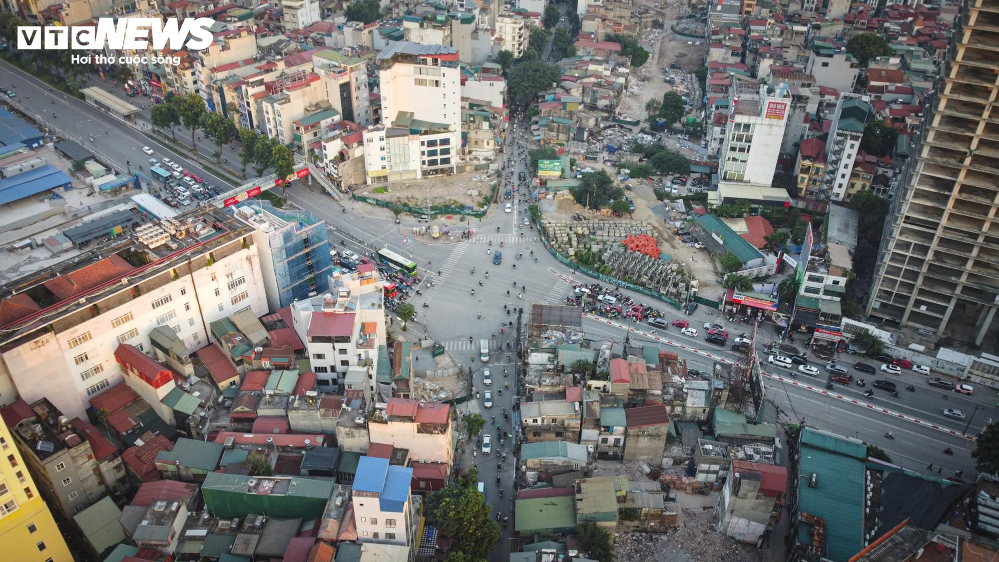Hà Nội phá dỡ loạt công trình để làm tuyến đường ‘đắt nhất hành tinh’- Ảnh 13.