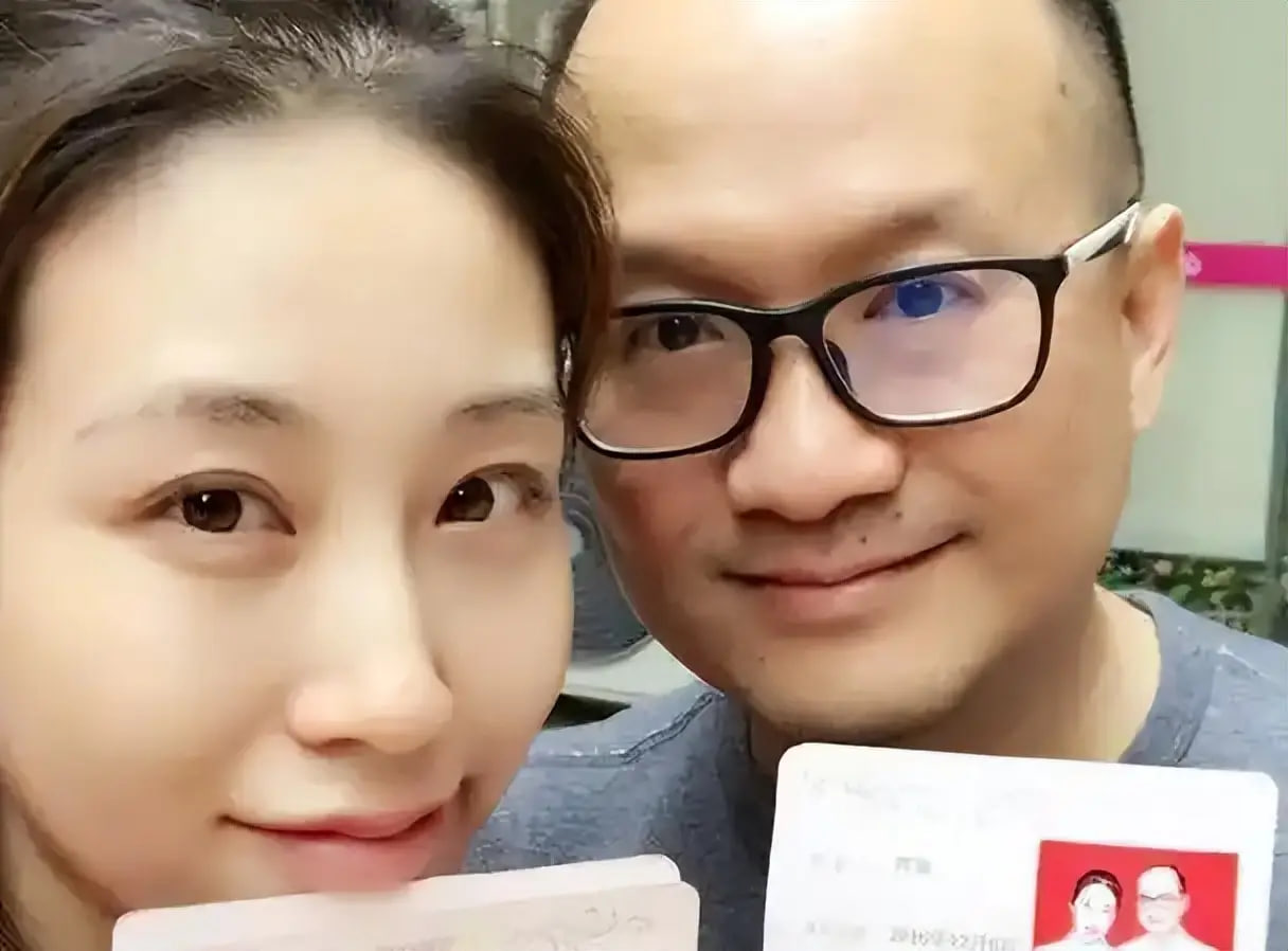 "Nữ diễn vi&ecirc;n phim giờ v&agrave;ng" tố chồng ngoại t&igrave;nh, dẫn tiểu tam về nh&agrave;, cướp 2 con sinh đ&ocirc;i- Ảnh 2.