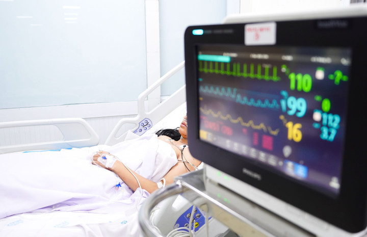 Tin mới tình hình sức khoẻ 2 nạn nhân sống sót trong vụ cháy quán ăn ở TP.HCM- Ảnh 1.