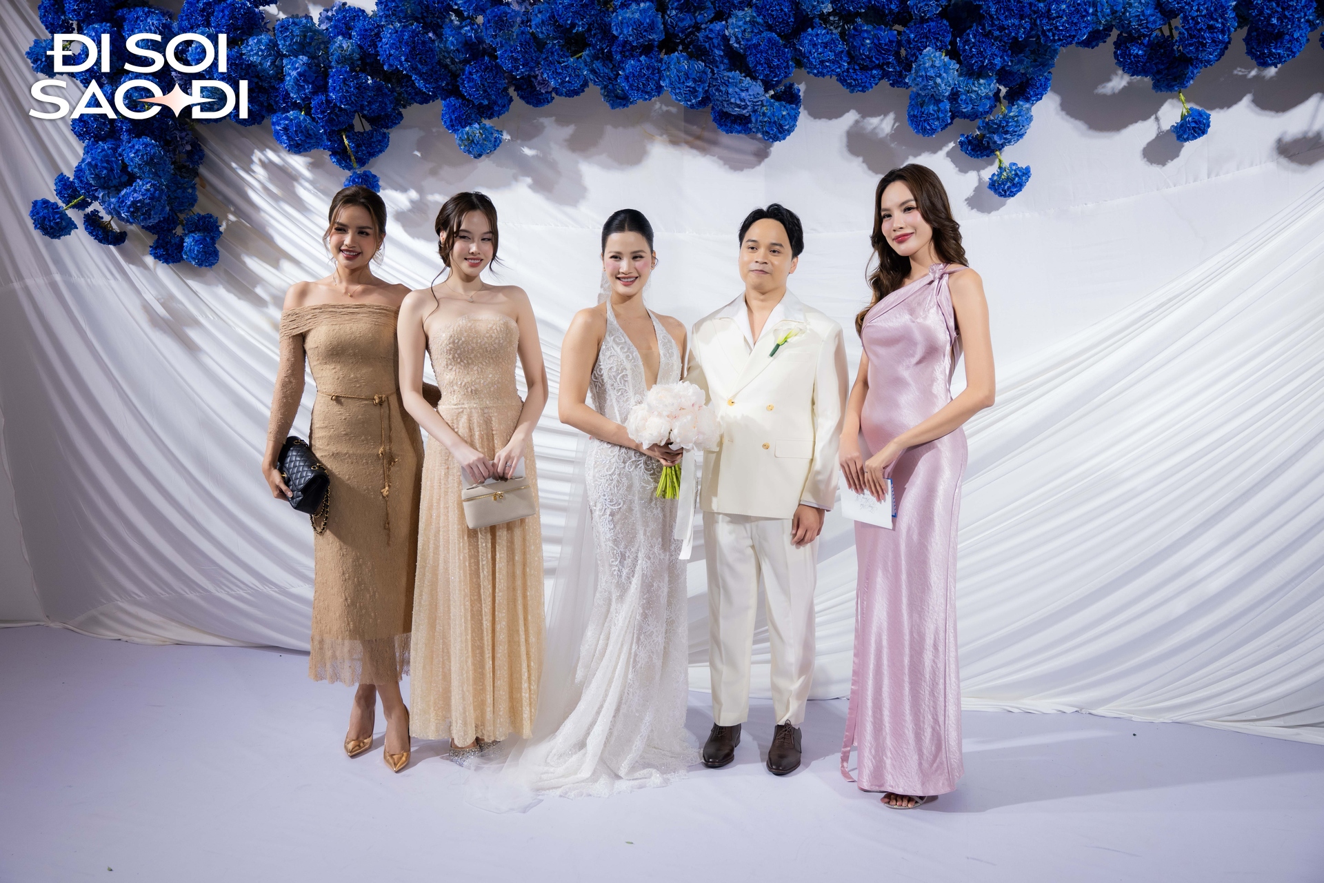 Dàn sao đổ bộ đám cưới Hương Ly: Khánh Vân - Ngọc Châu đọ sắc bén ngót, 1 cặp đôi đến Dàn sao đổ bộ đám cưới Hương Ly: Khánh Vân - Ngọc Châu đọ sắc bén ngót, 1 cặp đôi đến