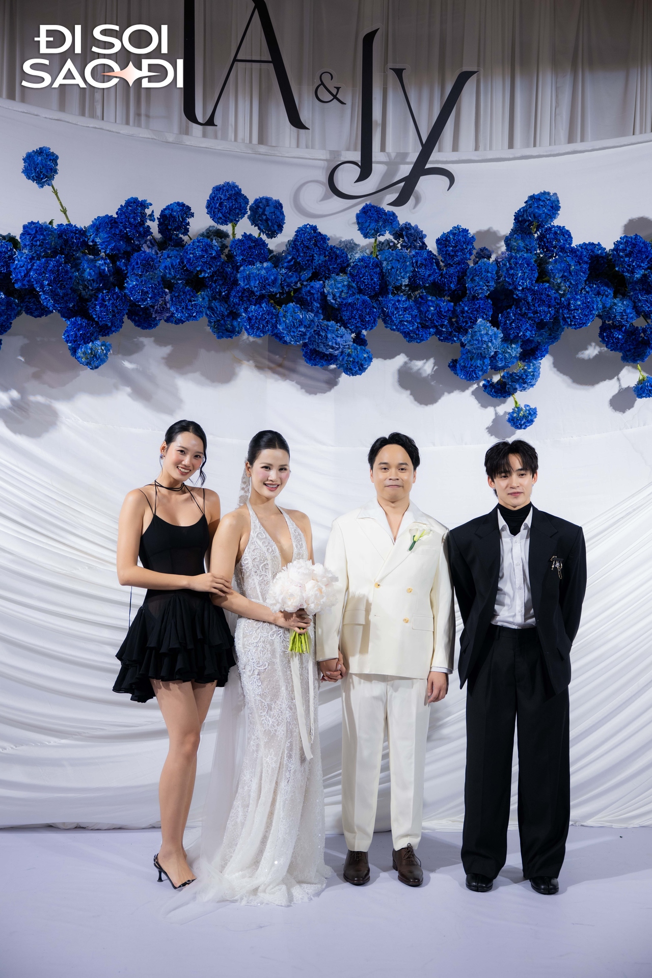 Dàn sao đổ bộ đám cưới Hương Ly: Khánh Vân - Ngọc Châu đọ sắc bén ngót, 1 cặp đôi đến Dàn sao đổ bộ đám cưới Hương Ly: Khánh Vân - Ngọc Châu đọ sắc bén ngót, 1 cặp đôi đến