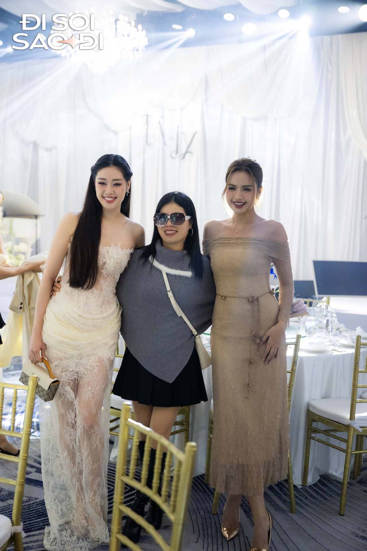 Dàn sao đổ bộ đám cưới Hương Ly: Khánh Vân - Ngọc Châu đọ sắc bén ngót, 1 cặp đôi đến Dàn sao đổ bộ đám cưới Hương Ly: Khánh Vân - Ngọc Châu đọ sắc bén ngót, 1 cặp đôi đến