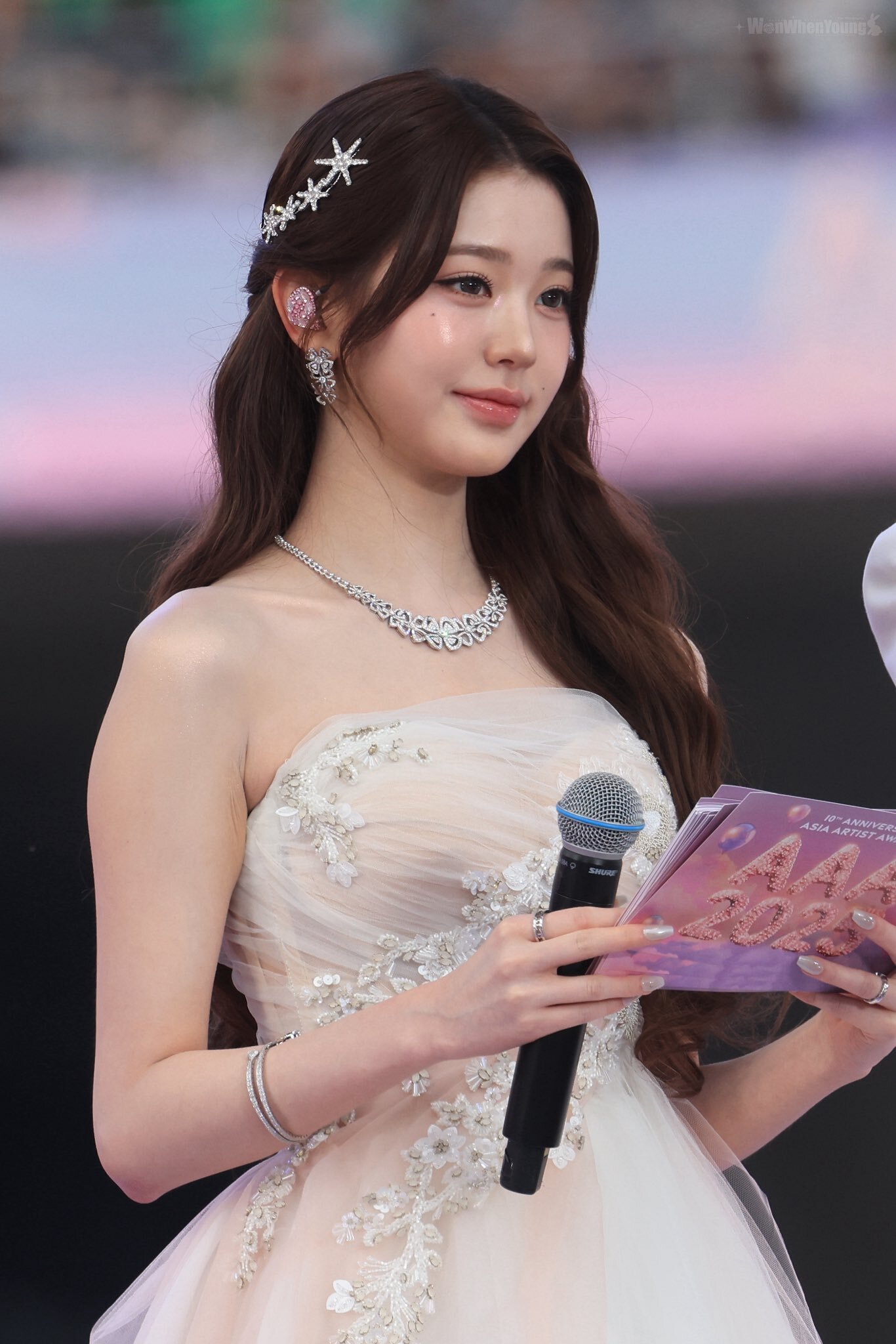 “Công chúa giá đáo” quét sạch thảm đỏ vì quá đẹp, bao nhiêu mỹ từ cũng không tả hết nhan sắc này- Ảnh 5. “Công chúa giá đáo” quét sạch thảm đỏ vì quá đẹp, bao nhiêu mỹ từ cũng không tả hết nhan sắc này- Ảnh 5.